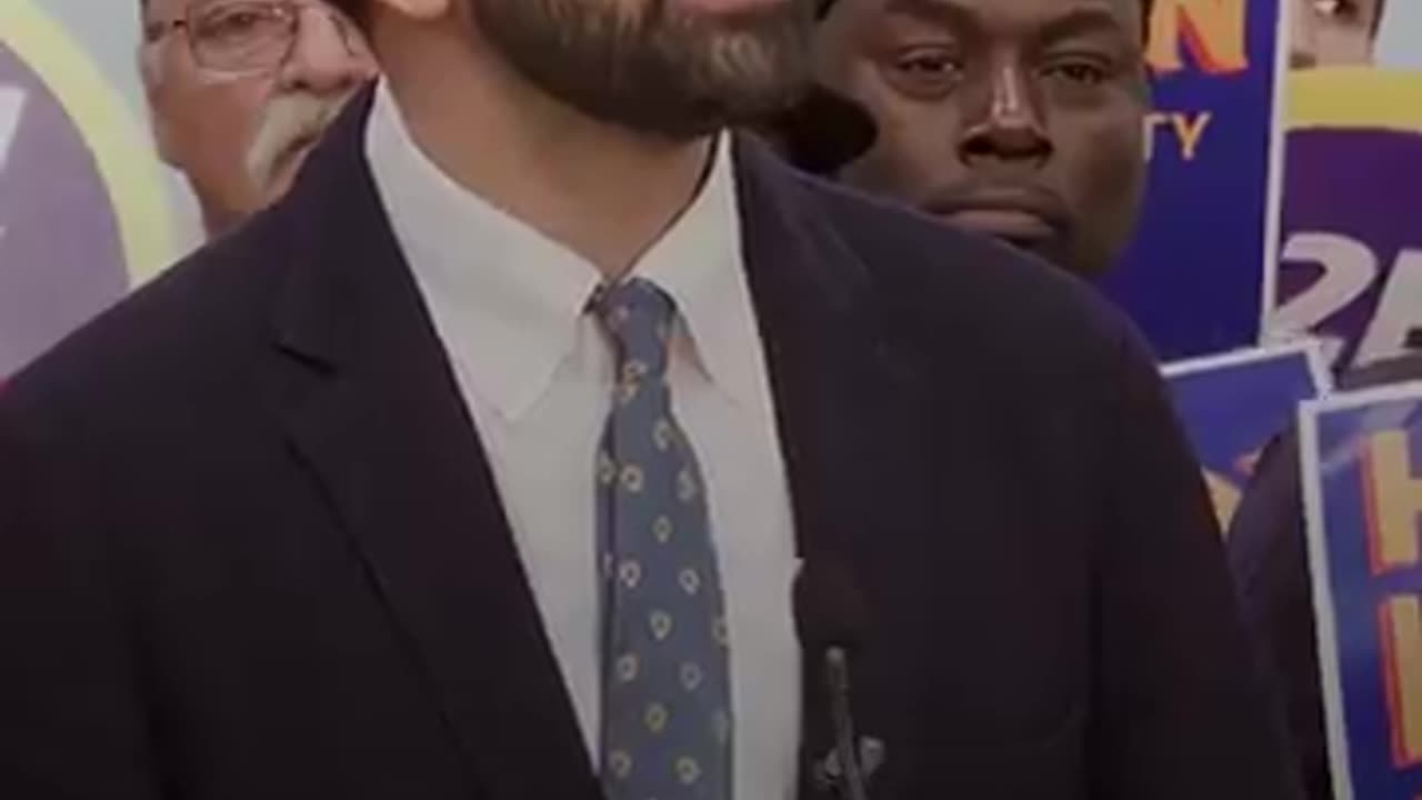 Trump Demands Deportation — Zohran Mamdani FIRES BACK at New York Rally