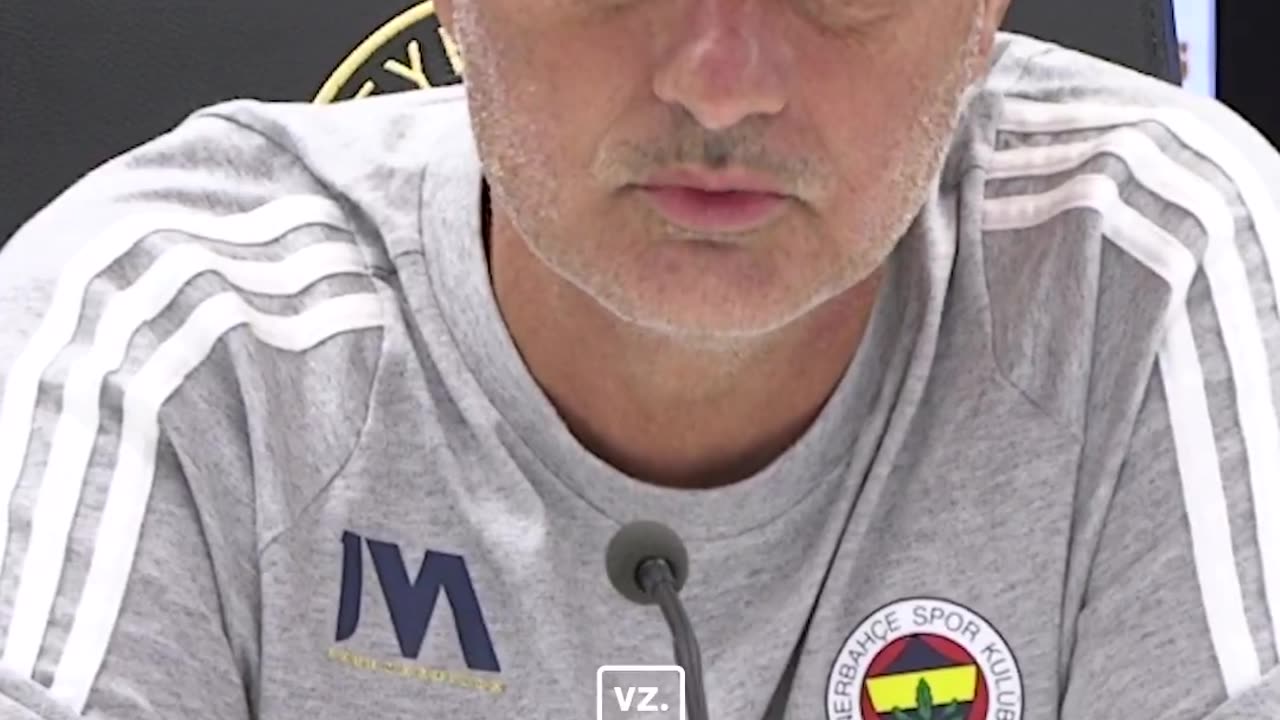 Mourinho breaks down in tears while speaking of his former player who died of cardiac arrest