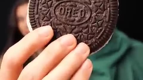 Incredible: Small, Big, Giant Oreo Chocolate Challenge Part 1