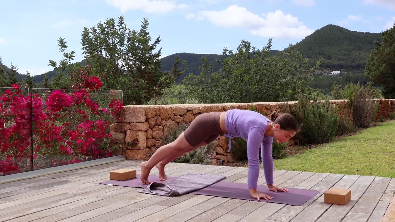 45 Min Full Body Yoga