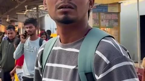 Only for fan 😅 #funnyreels #shortfeed #train #railwaystation #funny #comedyreels #