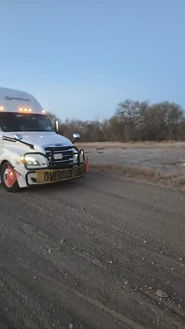 SOMETIMES IT HAPPENS #truckesvlogs #truckdriver #truckdriver #trucking #trucking #longhaultrucker