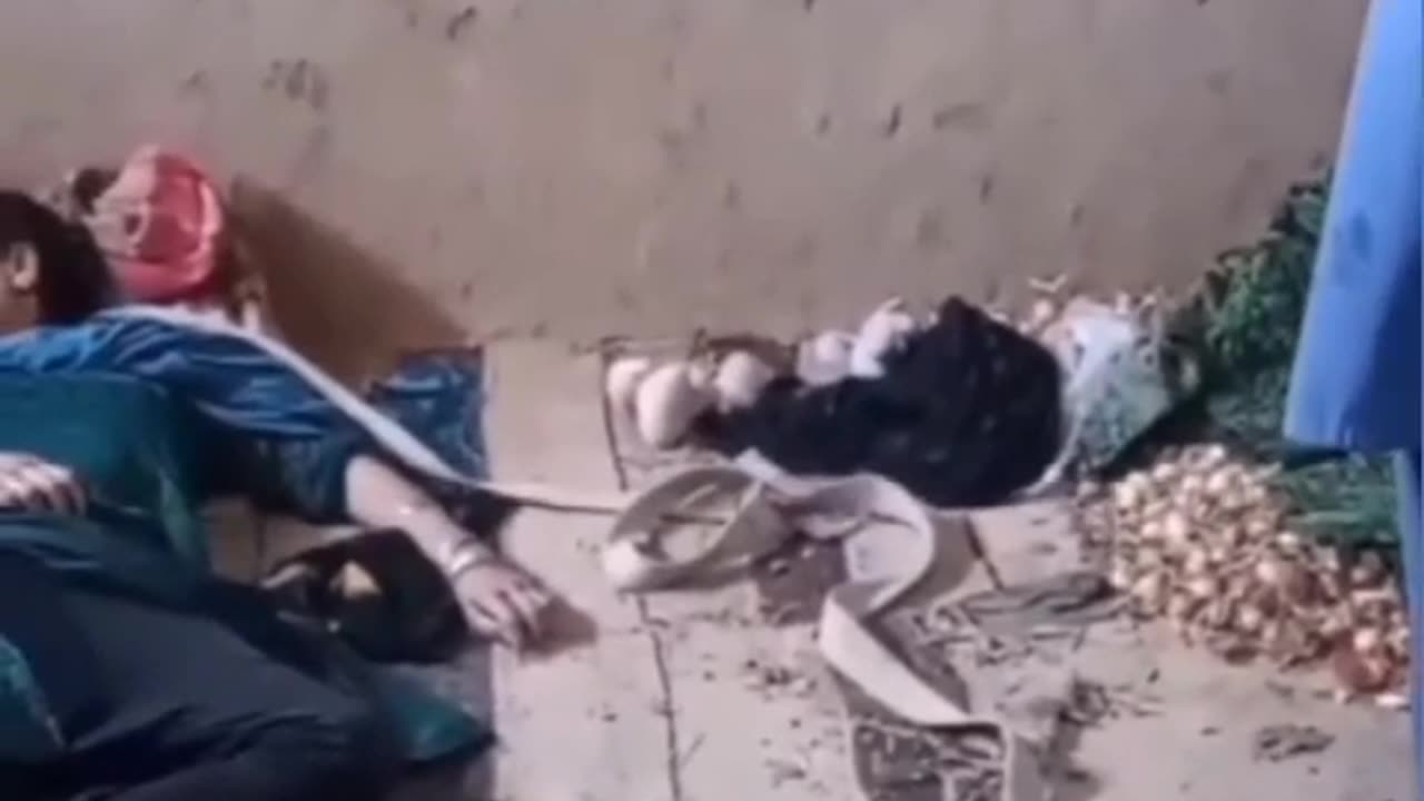 ازدواج اجباری منجر به خودکشي میشود Forced marriage leads to suicide.