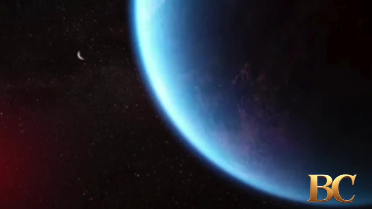 Scientists puzzled by giant planet detected orbiting tiny star