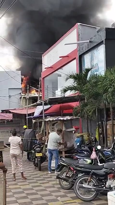Incendio en almacén del Mercado de Bazurto
