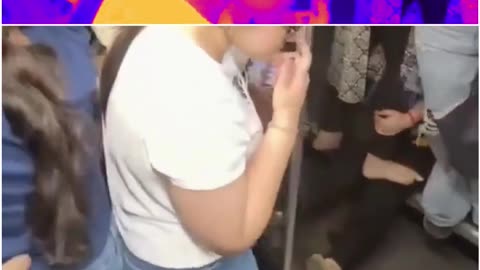 Delhi Metro Panic: Viral Video Claims Snake in Ladies Coach, DMRC Finds Only a Lizard