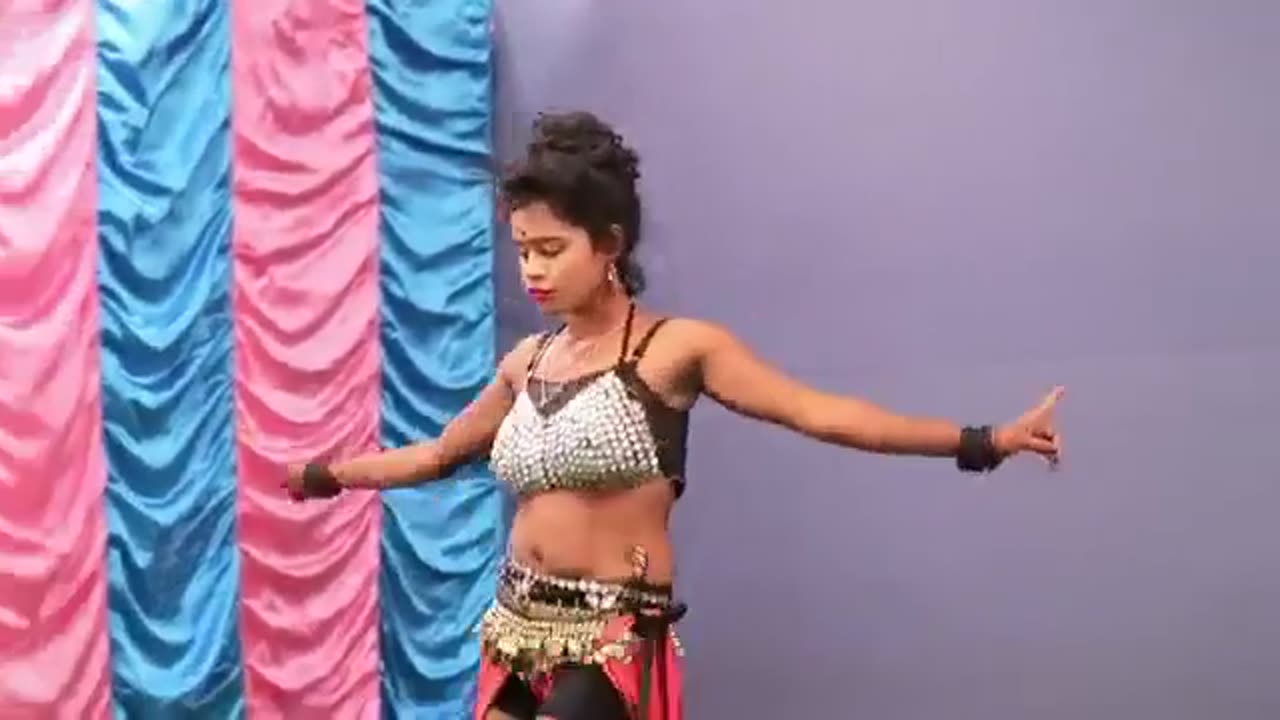 Aa Gaya Aa Gaya Dil Churane.......