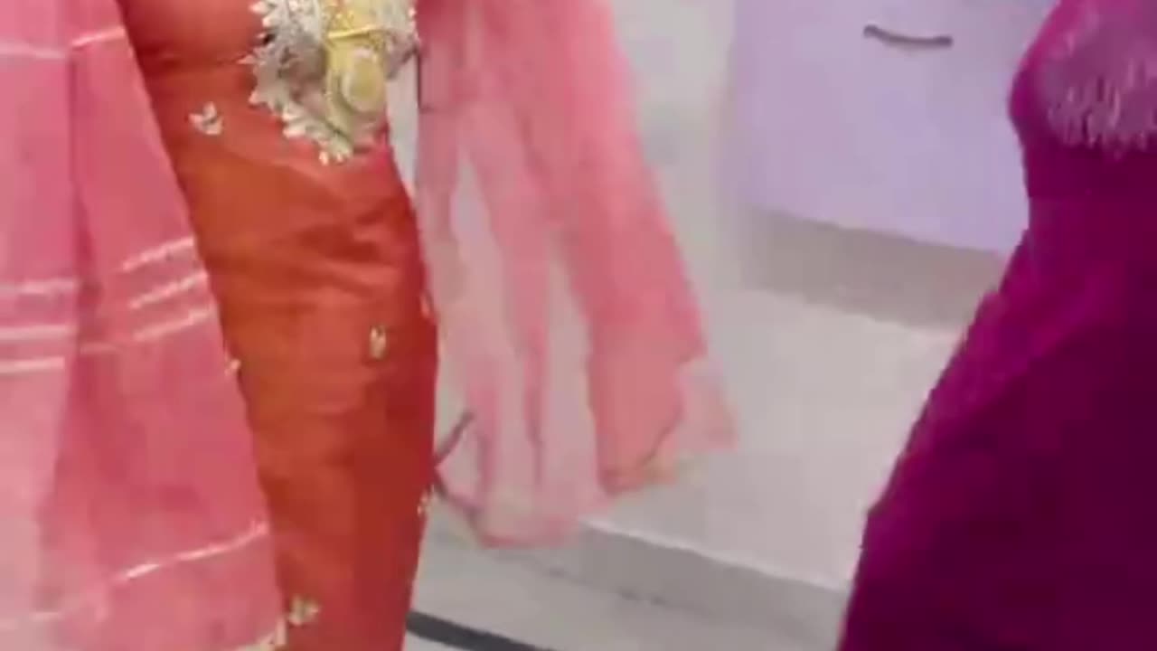 Housewives Hot Dance At Home