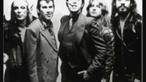 Roxy Music - If There is Something (1972)(lyric video)