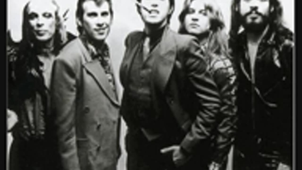 Roxy Music - If There is Something (1972)(lyric video)