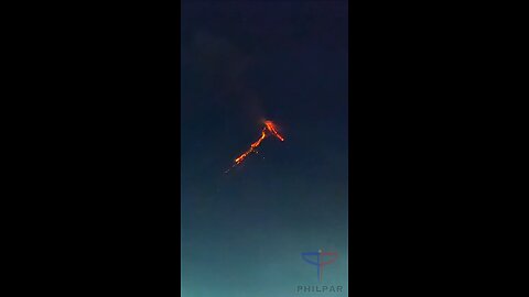 Lava flow seen on Mayon Volcano’s upper slopes