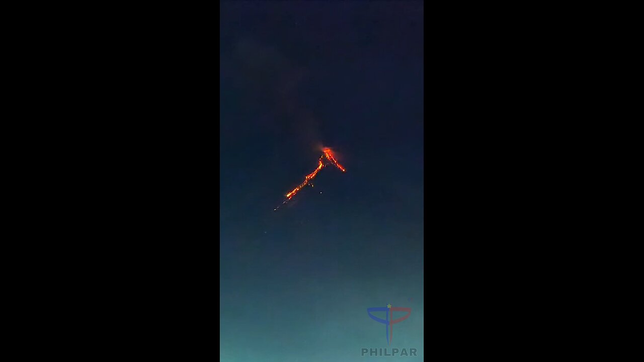 Lava flow seen on Mayon Volcano’s upper slopes
