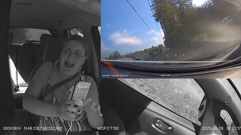 Alquila un auto y choca por mirar el celular