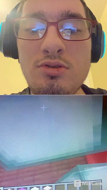 My reaction on how to build the Blue’s Clues house in Minecraft