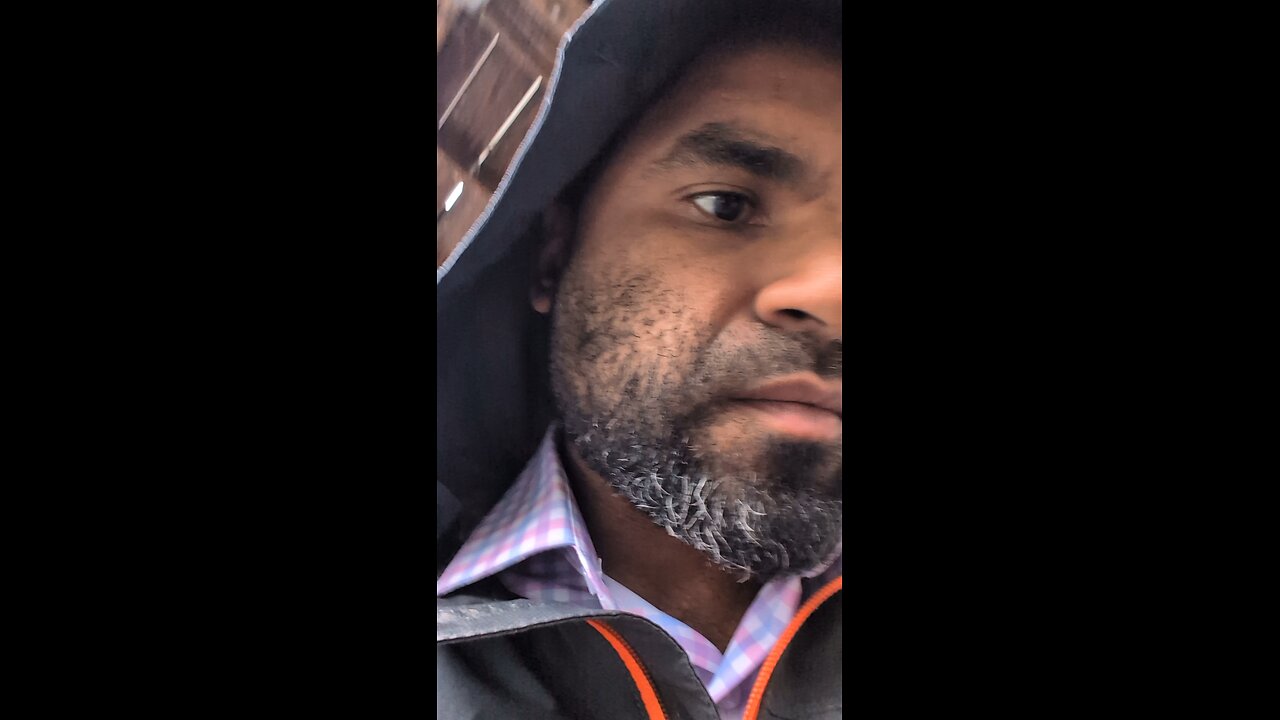 shirt and tie for court.