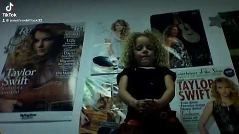 Mini Taylor Swift