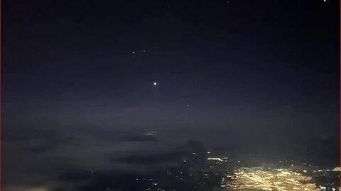 "Pilots Report Sighting of Mysterious Supersonic Red and White 'UFO Orbs'