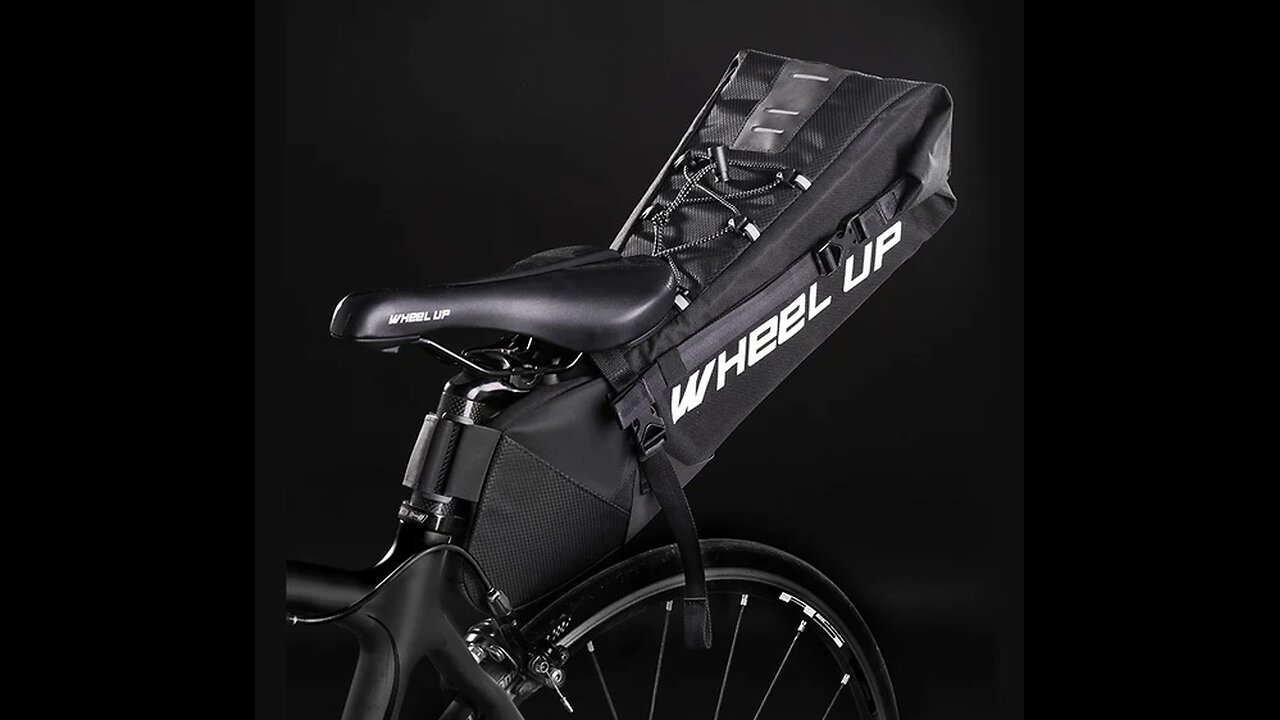 Bike Trunk Bag That Swallows All Travel Accessories for Your Next Trip