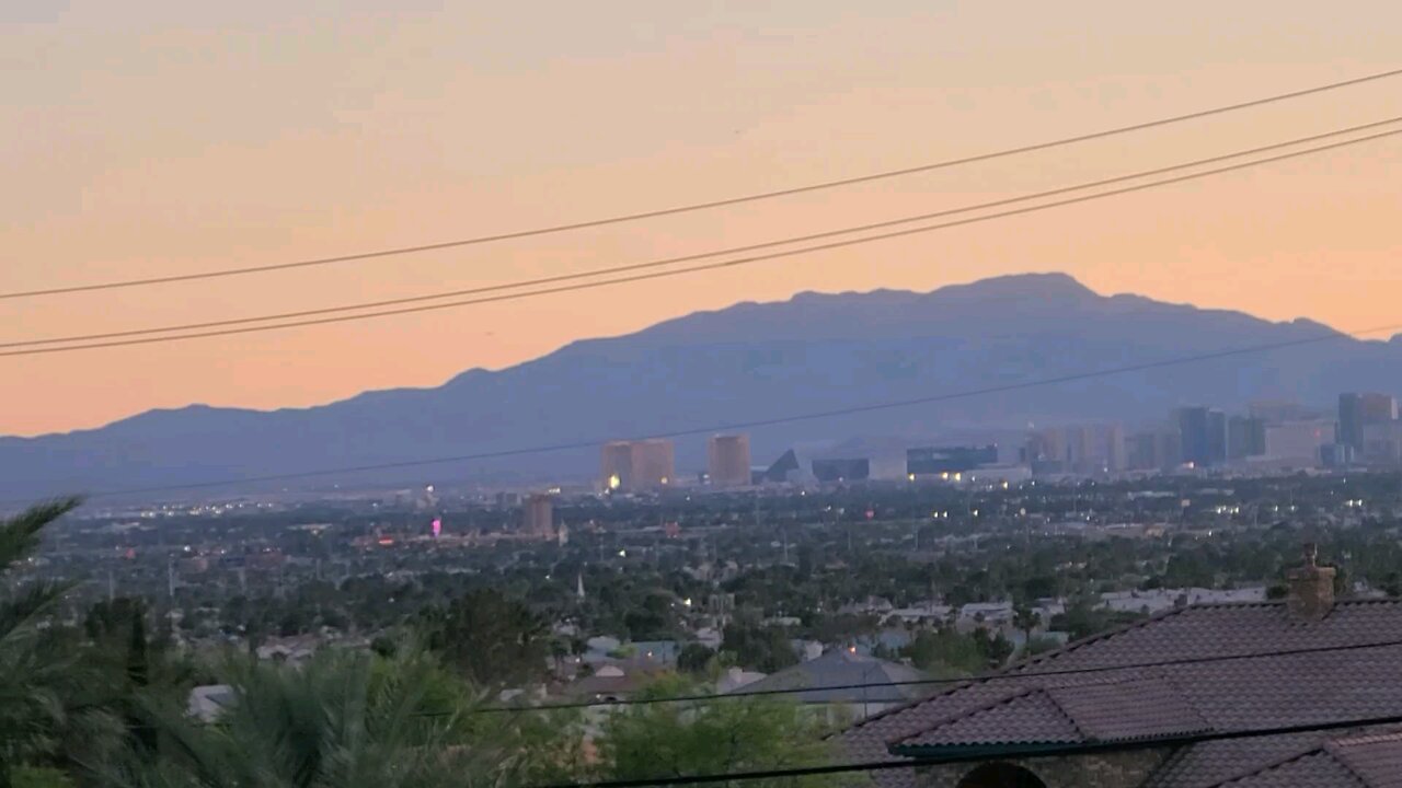 Did you see tonight's Las Vegas sunset? Check this out! 05.15.2025 #follow #lasvegas #travel #gaming