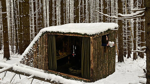 Moss roof Cabin under Snowstorm Woods │ SAMOVAR │Winter Bushcraft Camp