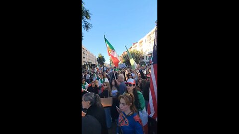 🇺🇸 ❌️ 🇮🇷 Several injured after U-Haul truck drives through Iranian