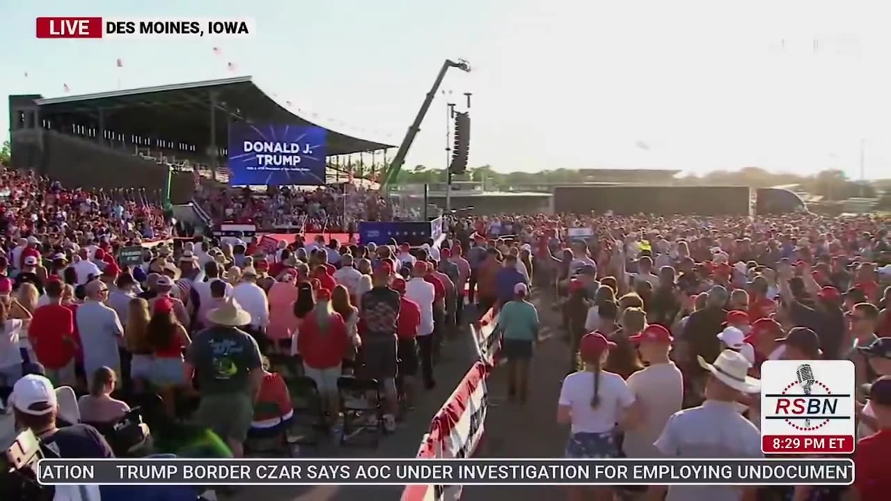 President Trump's crowd in Des Moines, Iowa.