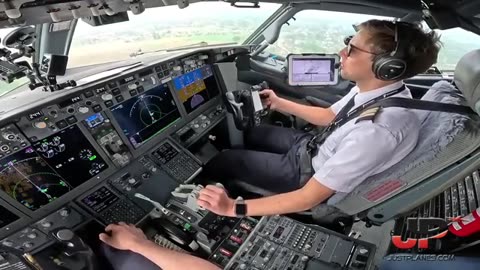 Our 1st Cockpit Flight on the Boeing 737MAX-9, Icelandair to Brussels