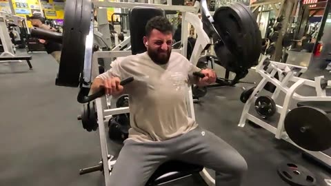 HOW TO PERFORM INCLINE BENCH PRESS W/ GEORGE, PERFECT FORM FOR HUGE UPPER PECS USING 300+ POUNDS
