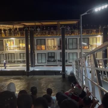 El crucero AmaMagdalena llegó a Calamar