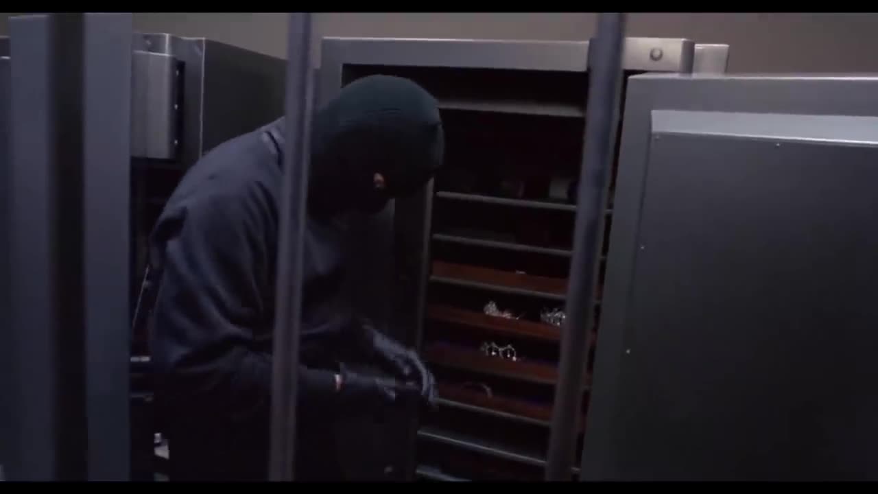 Diamond Robbery Heist Scene | A FISH NAMED WANDA (1988) Movie CLIP HD