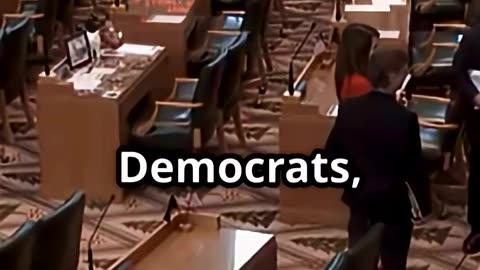 Texas Democrats Flee to Block Vote! Political Showdown in Texas Legislature