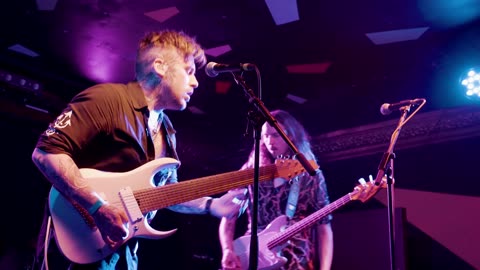 Tova live at The Victoria Dalston - part 5 | Cupchairs.com