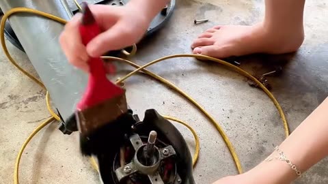 Great job, the girl who fixes electrical appliances, good and pretty ok