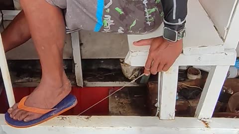 This Filipino Boat Uses NYLON to Control the Engine?! 🚤🇵🇭 Unbelievable Island Hack in Siargao!