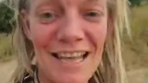 Wannabe klokkenluidster Marsja is weer terug!