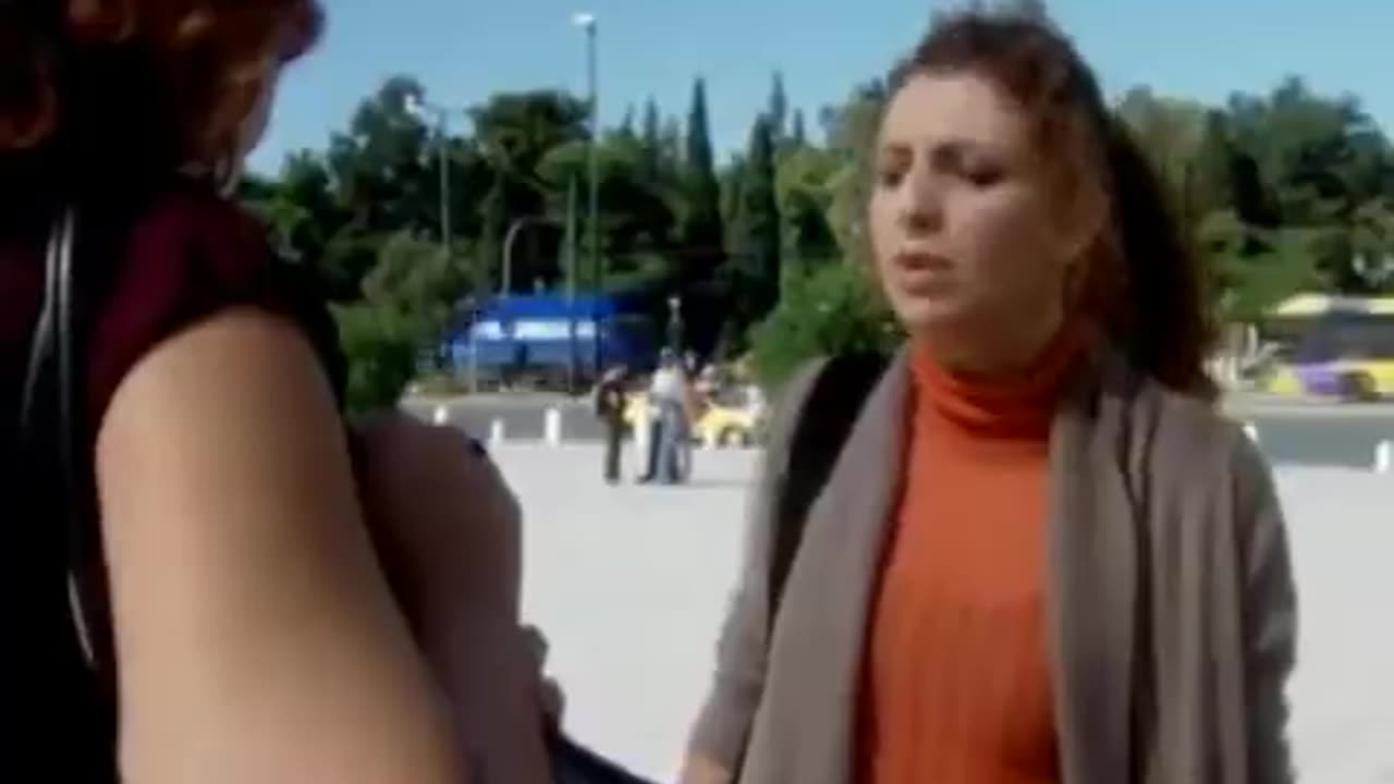 Εργαζόμενη γυναίκα S02E02 - Γραφείο τελετών
