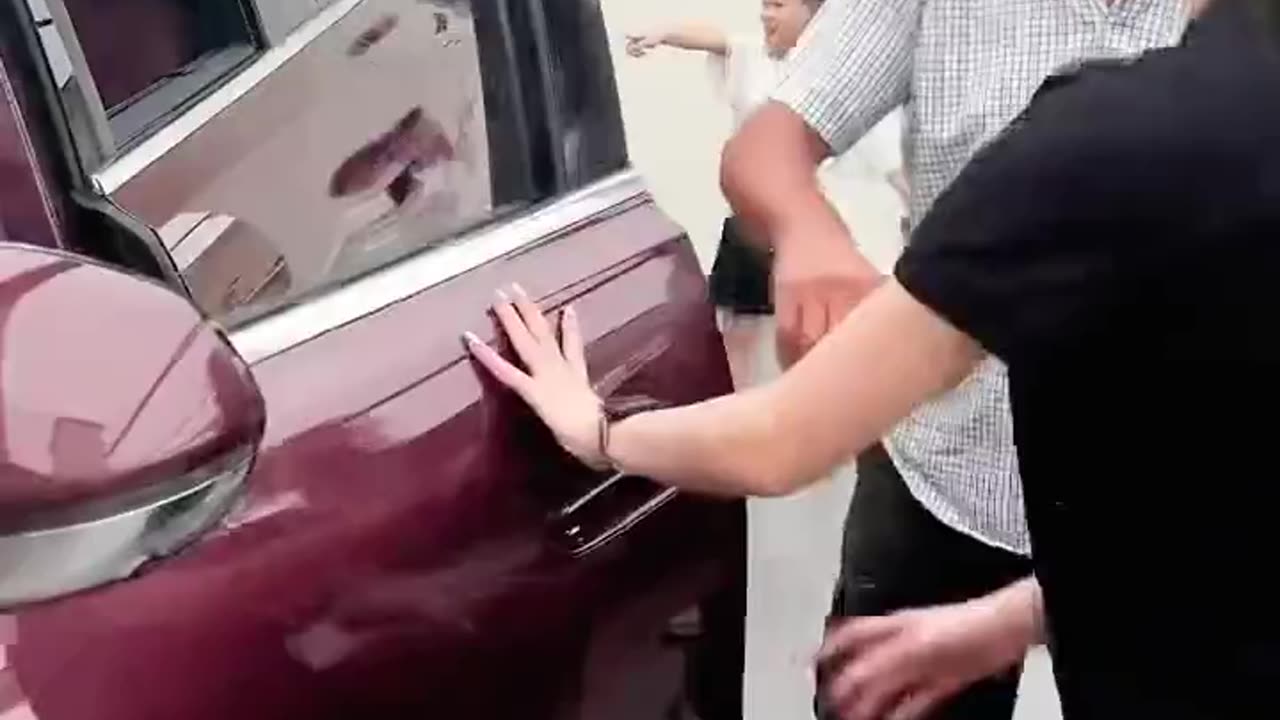 Huawei’s AITO M8 features futuristic gesture controlled door tech