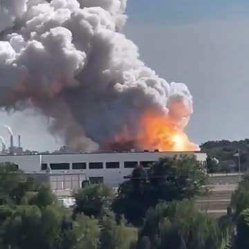 Newburgh, Indiana: Shelter-in-place order issued due to chemical fire