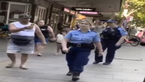 Justified Use of Self-Defense - Man Gets Pepper Sprayed by Lady Officer (haha)