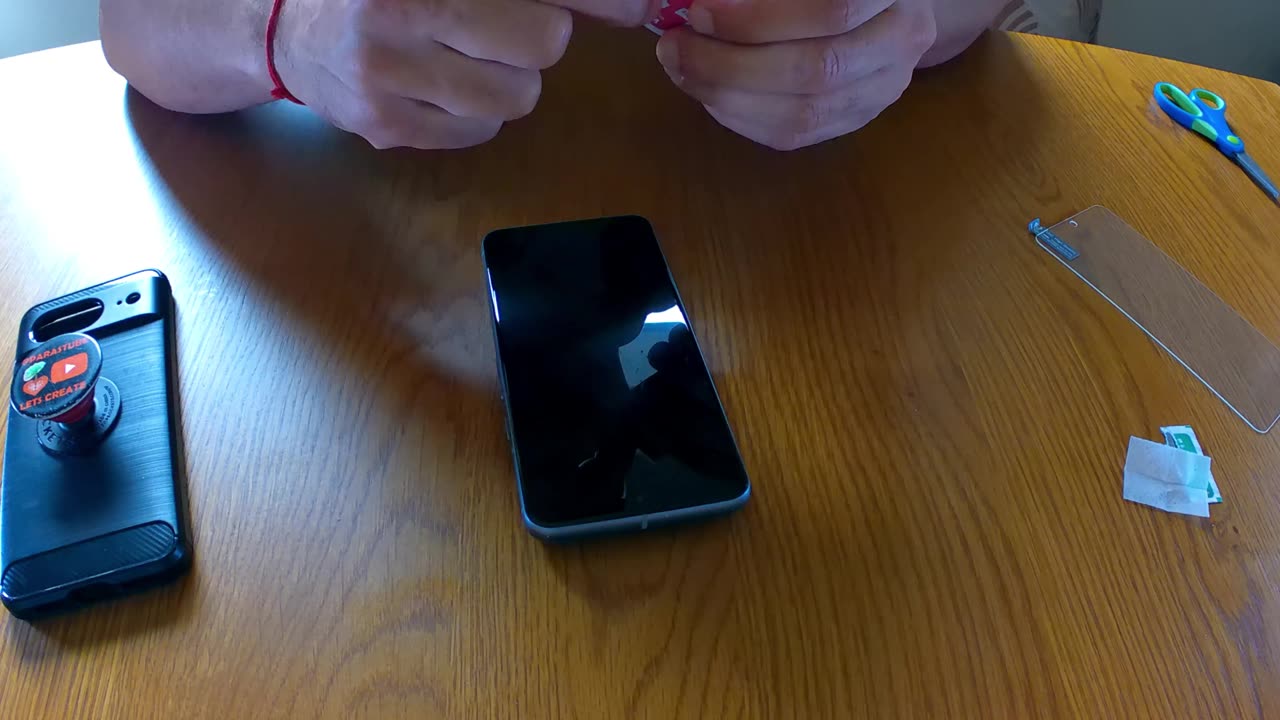 ASMR How to Replace a Screen Protector on a Pixel 8