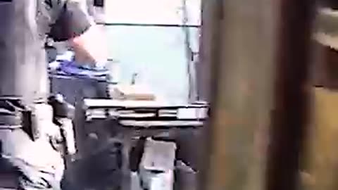 BODYCAM CAPTURES DRAMATIC RESCUE OF 157 DOGS. 11CATS