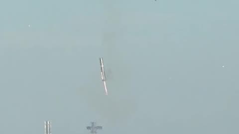 Reusable Rocket Booster Returns To Base