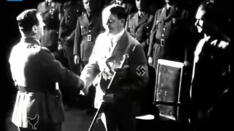 🇩🇪🇻🇦 Adolf Hitler received a copy of Charlemagne‘s sword in 1935.