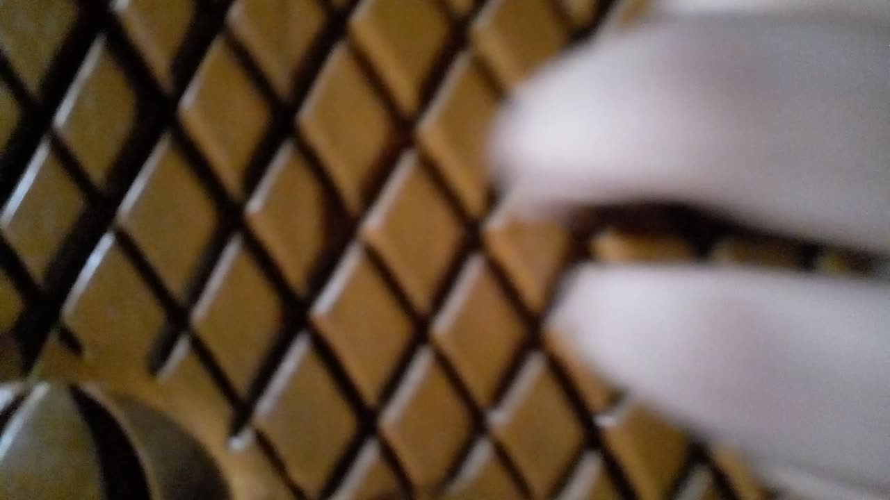 39 seconds tapping asmr