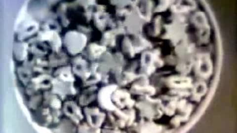 Commercial - Lucky Charms Cereal w Leprichaun on flying carpet