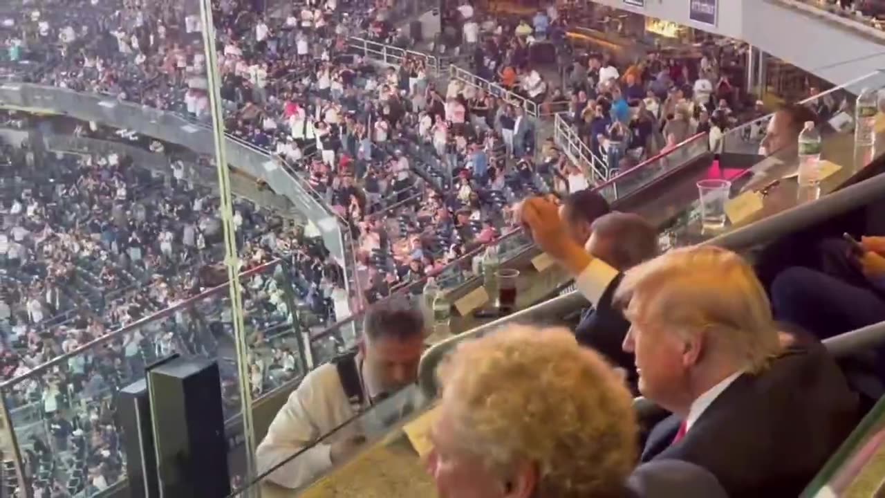 Trump last night at Yankee Stadium. Clearly devastated over Charlie Kirk’s death