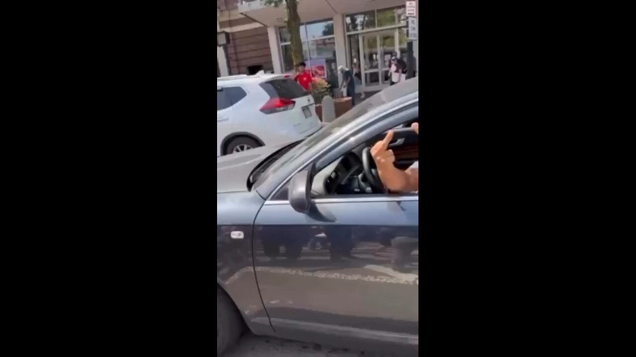 Pro-Israel man violently threatened protesters in Massachusetts with an axle.