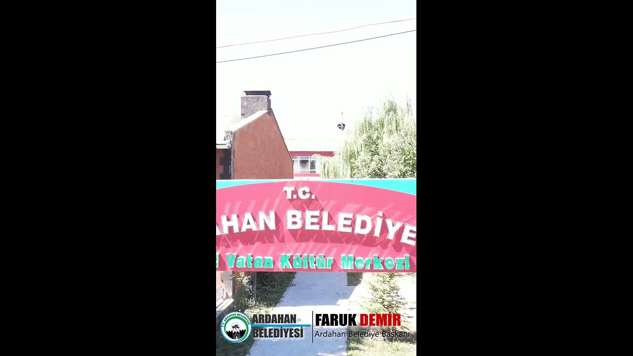Başkan Faruk Demir’den başarılı öğrencilere bağlama hediyesi