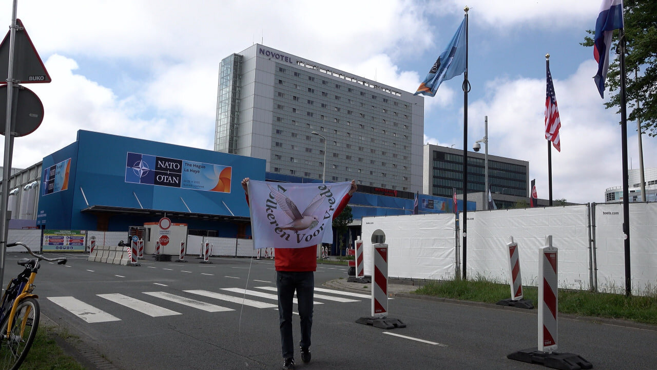 Rode lijn voor Gaza en een ijzeren gordijn voor de NAVO - Den Haag 15 juni