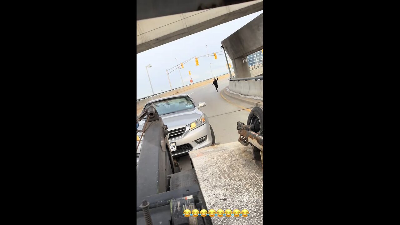 Result of wrong parking leaves everyone shocked #wrongparking #parkingfail #japd